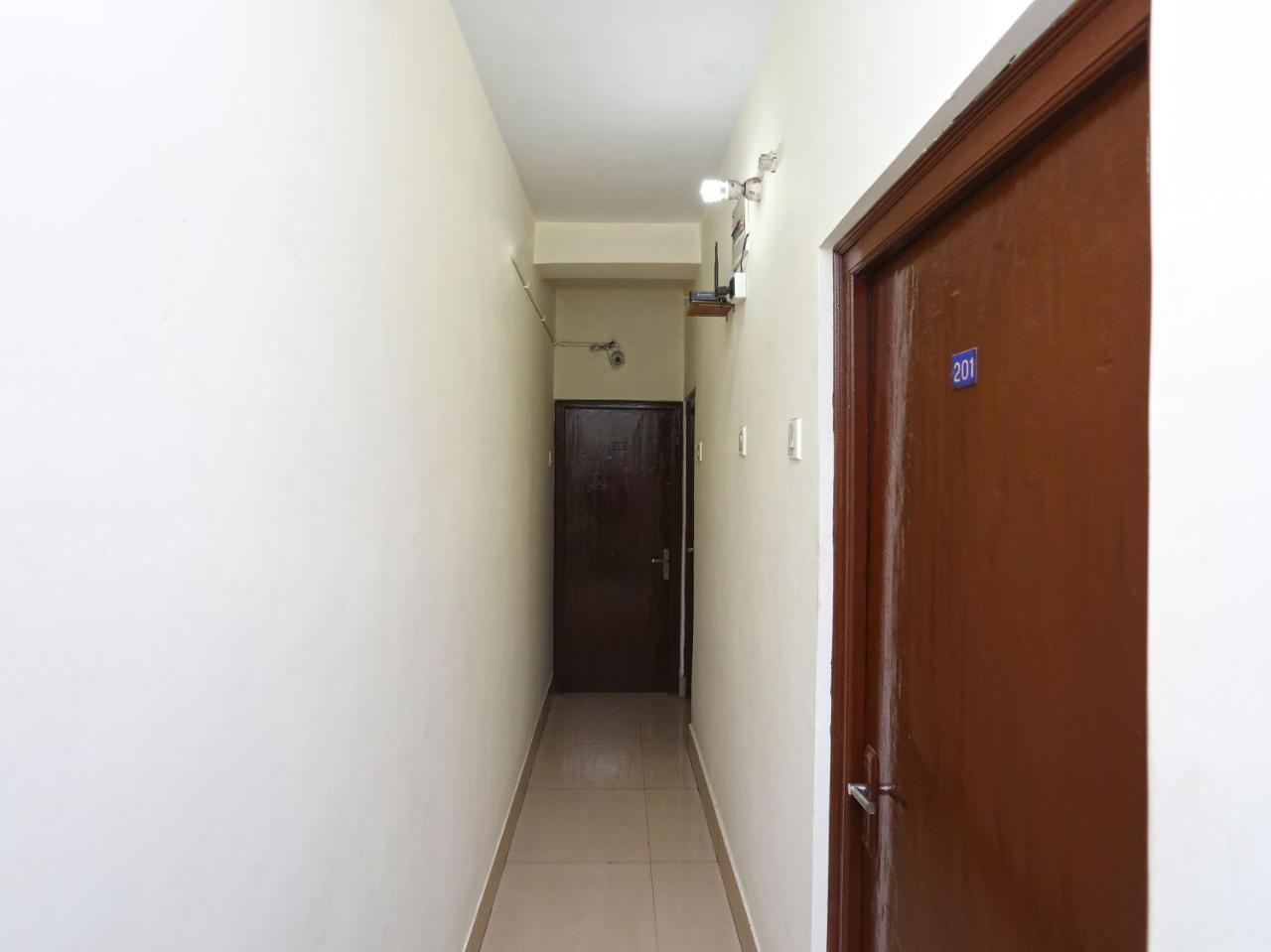 Oyo 13906 Vinita Inn Santragachi Exteriér fotografie