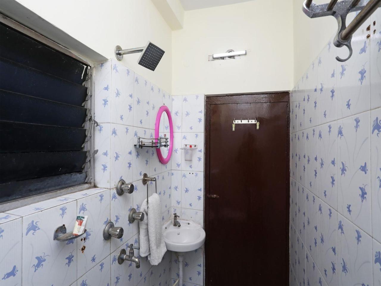 Oyo 13906 Vinita Inn Santragachi Exteriér fotografie