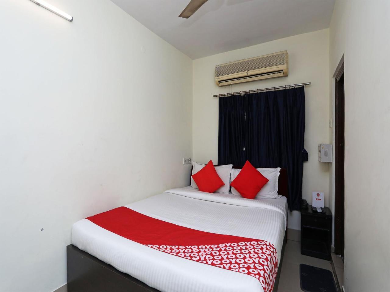 Oyo 13906 Vinita Inn Santragachi Exteriér fotografie