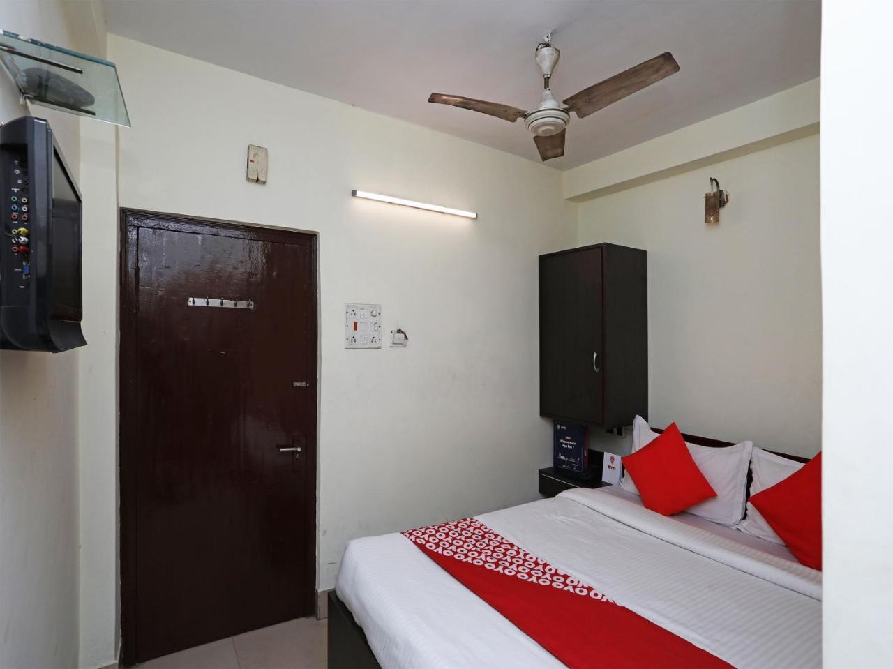 Oyo 13906 Vinita Inn Santragachi Exteriér fotografie