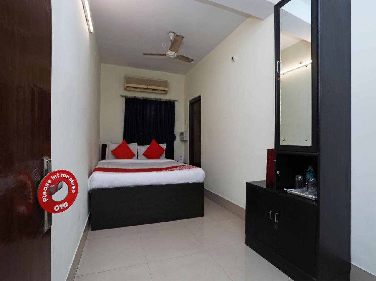 Oyo 13906 Vinita Inn Santragachi Exteriér fotografie