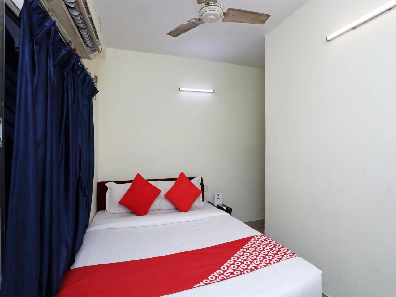 Oyo 13906 Vinita Inn Santragachi Exteriér fotografie