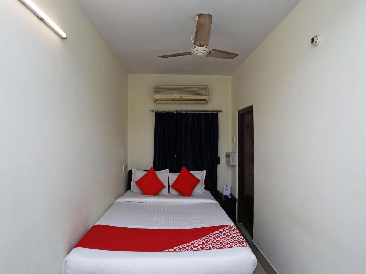 Oyo 13906 Vinita Inn Santragachi Exteriér fotografie
